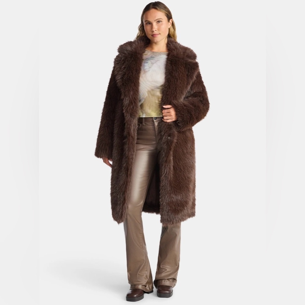 Madden NYC Women's Oversized Faux Fur Coat